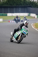 Vintage-motorcycle-club;eventdigitalimages;mallory-park;mallory-park-trackday-photographs;no-limits-trackdays;peter-wileman-photography;trackday-digital-images;trackday-photos;vmcc-festival-1000-bikes-photographs